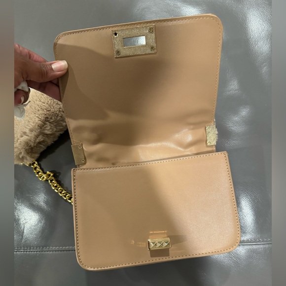 8am Forever fuzzy purse - Picture 5 of 9